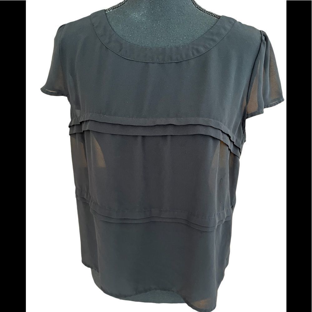 Petticoat Alley semi sheer black boxy style top, pleated front keyhole back sz L